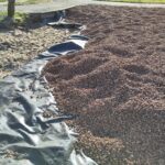 Perzikpitten voor valdemping speeltuin, perziksteen, valdempende ondergrond, speelplaats, HIC waarde, natuurlijk materiaal, 25 jaar levensduur, speelwaarde