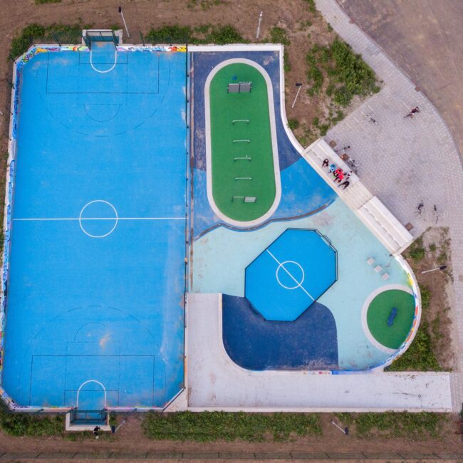 Waterplein Zaltbommel, urban sports, trapveld, betoncoating, calisthenics, kompan, afkoppelen regenwater, water opvangen, rubbervloer