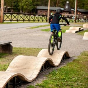 Velopark Bike Playground, pumptrack, fietsparcours elementen, beweegroute door park of stad, sporten en bewegen, bmx en mountainbike parcours