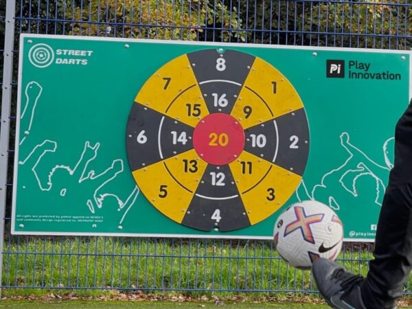 Corner Skills, Mini Games, Street Darts, Crossbar King, Playinnovation, trapveld, sportveld, sporten, speelaanleiding