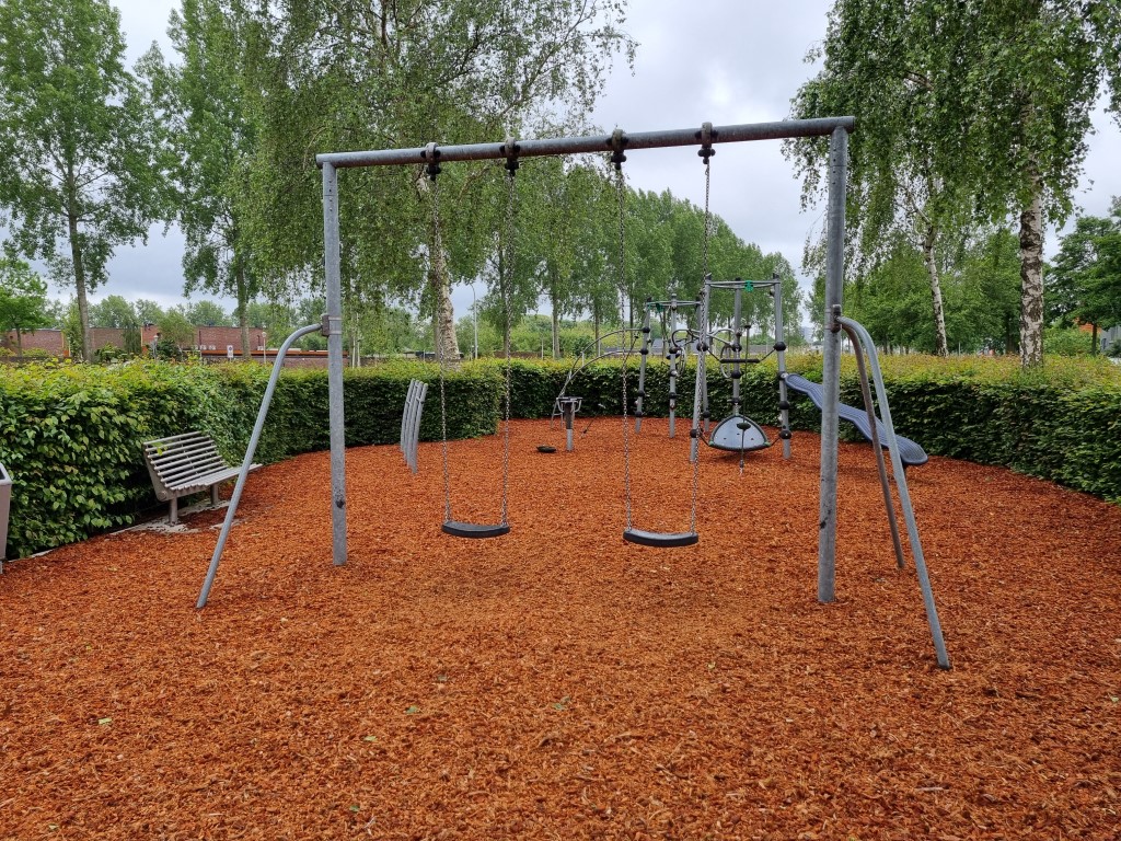 SW Kokos, Kokosplay, valdempende ondergrond, speelplaats, EN1177, HIC, speeltoestel, kokoschips, spelen, speeltuin, valdemping, groen schoolplein