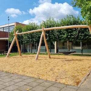 SW Speelsnipper, houtsnippers, valdempende ondergrond, speelplaats, EN1177, HIC, speeltoestel, schors, spelen, speeltuin, valdemping, groen schoolplein