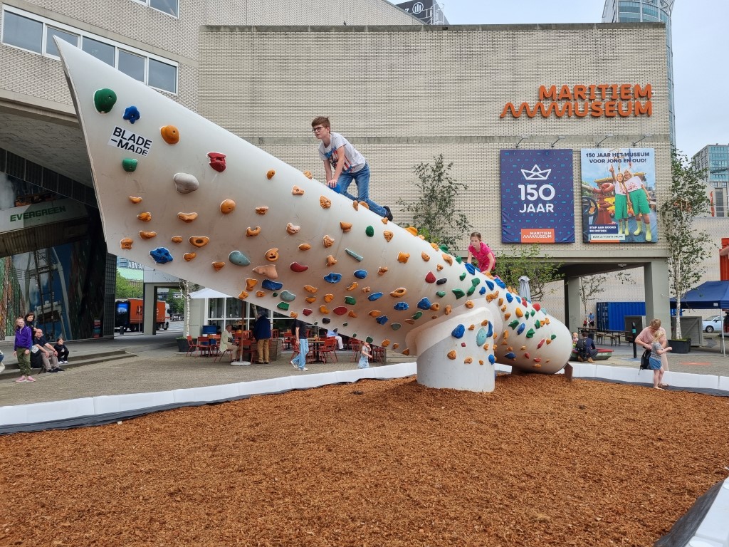 SW Kokos, Kokosplay, valdempende ondergrond, speelplaats, EN1177, HIC, speeltoestel, kokoschips, spelen, speeltuin, valdemping, groen schoolplein