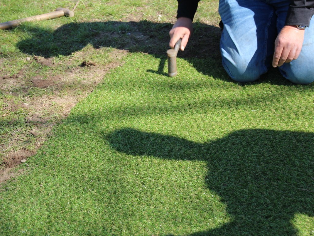 Doorgroeikunstgras, hybride kunstgras, doorgroei kunstgras, combinatie echt gras en kunstgras, recyclebaar kunstgras, groene speelplaats