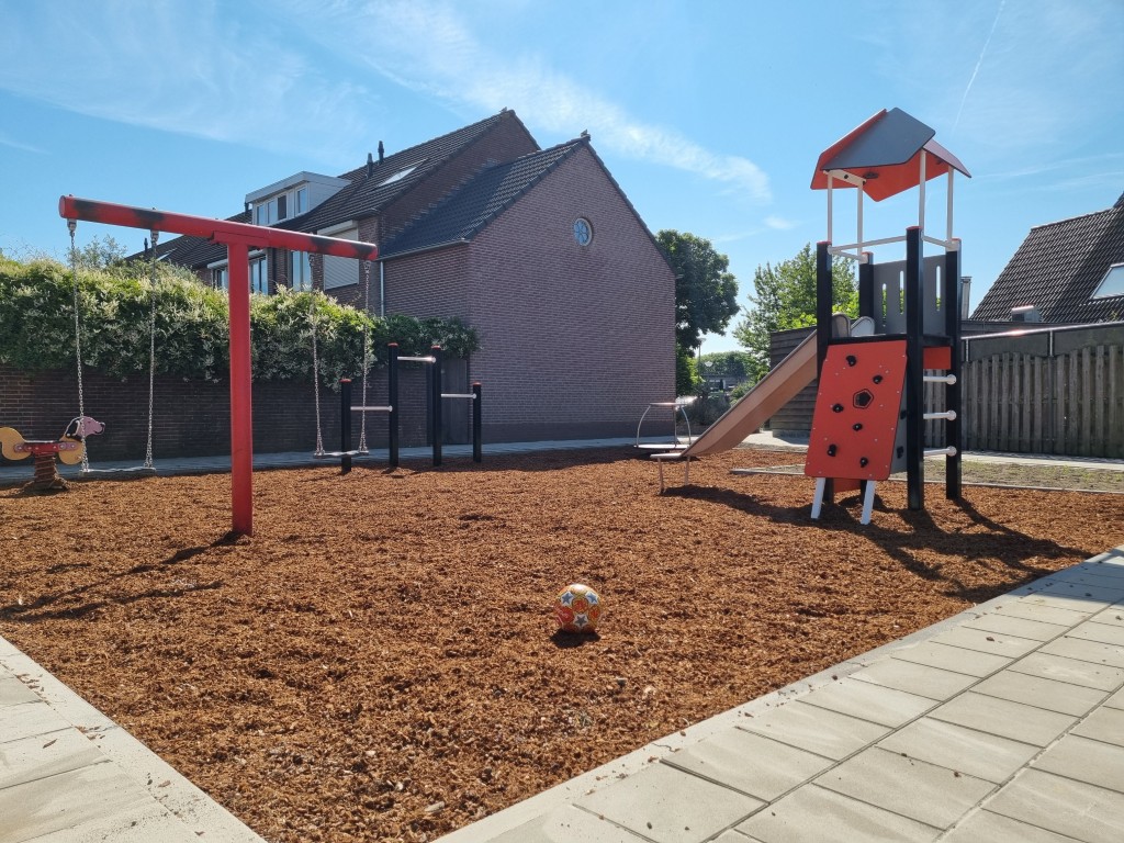 SW Kokos, Kokosplay, valdempende ondergrond, speelplaats, EN1177, HIC, speeltoestel, kokoschips, spelen, speeltuin, valdemping, groen schoolplein