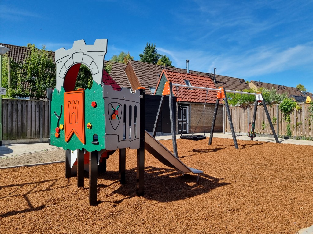 SW Kokos, Kokosplay, valdempende ondergrond, speelplaats, EN1177, HIC, speeltoestel, kokoschips, spelen, speeltuin, valdemping, groen schoolplein