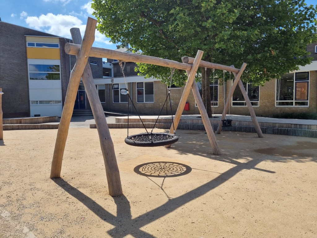 Kurkvloer, koel in de zomer, waterdoorlatend, CO2 negatief, recycling wijnkurk, biobased, circulair, daktuin, buitenwerkplek, zwembad, Corkeen